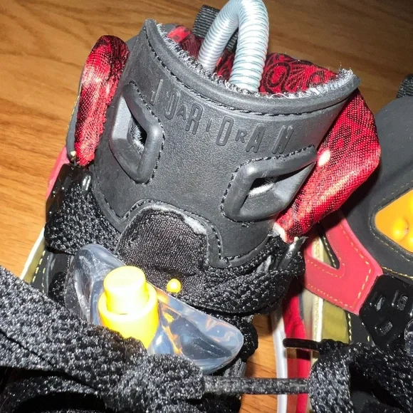 Nike Air Jordan Youth Spizike Kings County Sneaker Multicolor Mid Top Sz 4.5 EUC